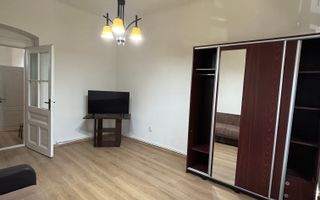 Apartament 2 camere,curte comuna/4 proprietari - Poză 2