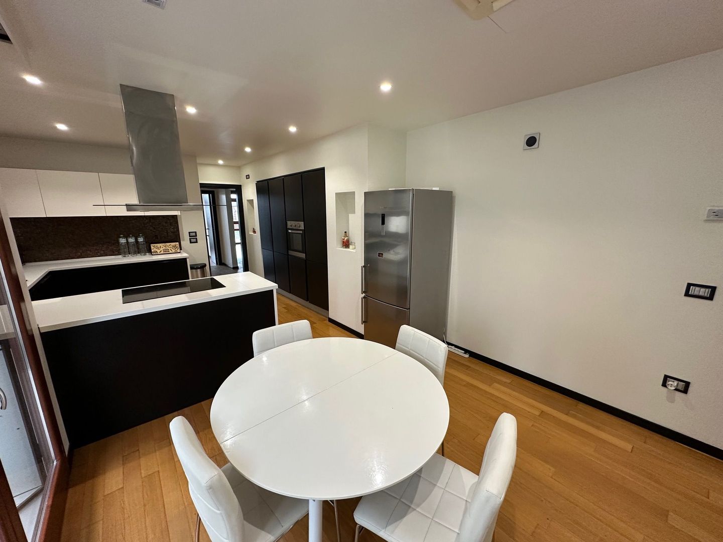 Apartament cu 5 camere în zona Brancoveanu - Poză 11