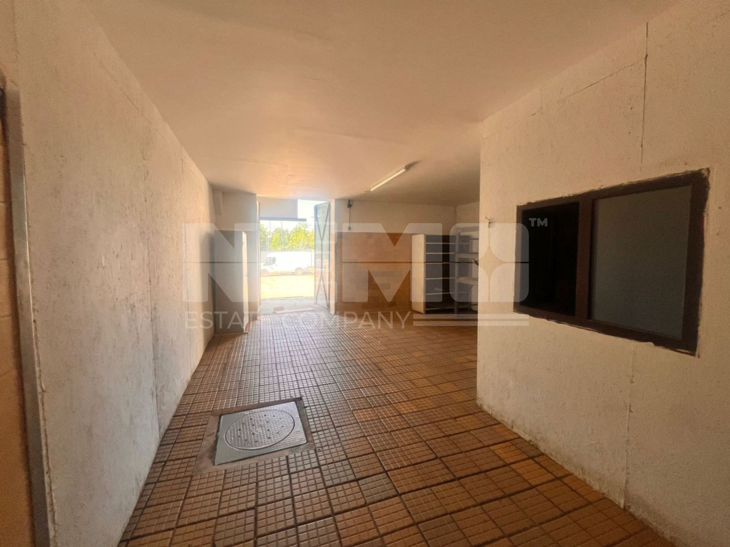 SPATIU DEPOZITARE CU RAMPA  42 MP I SUCEAVA/BDJ - Poză 3