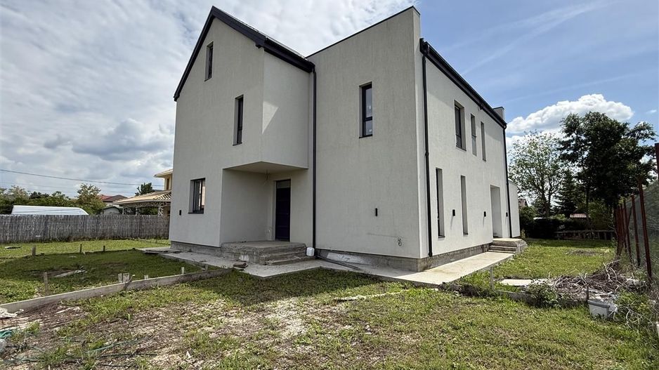 De vanzare Vila Str. Daliei - Petresti Corbeanca Ilfov - Poză 1