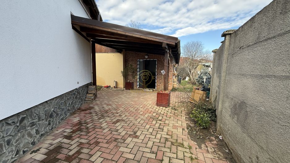 De Vanzare 2 Case In Curte Titulescu/Strada Crinului Teren 550MP - Poză 4