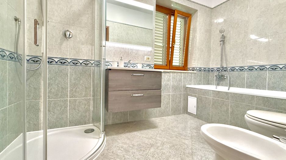 Casă tip triplex în zona centrală Dumbrăvița - Poză 24