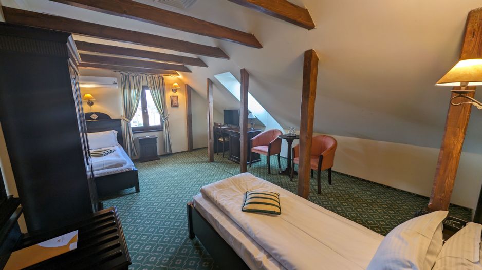 Imobil comercial P+2E+M - 28 Camere - Poză 8