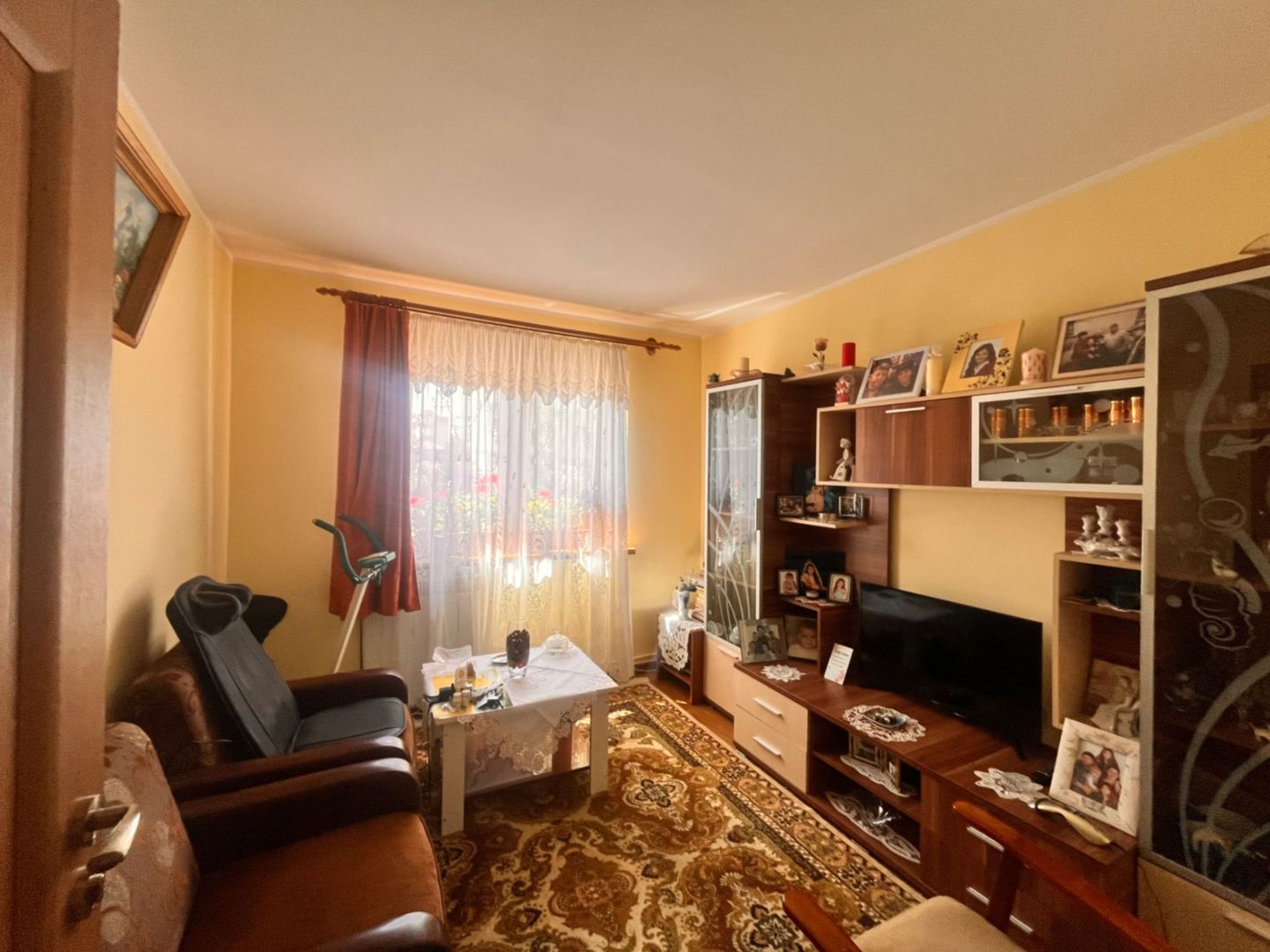 Apartament cu 4 Camere de Vânzare I Suceava/George Enescu I 105.000E - Poză 4