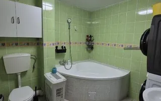 Apartament 3 camere cu parcare – spațios, complet echipat, ideal pentru familie - Poză 11