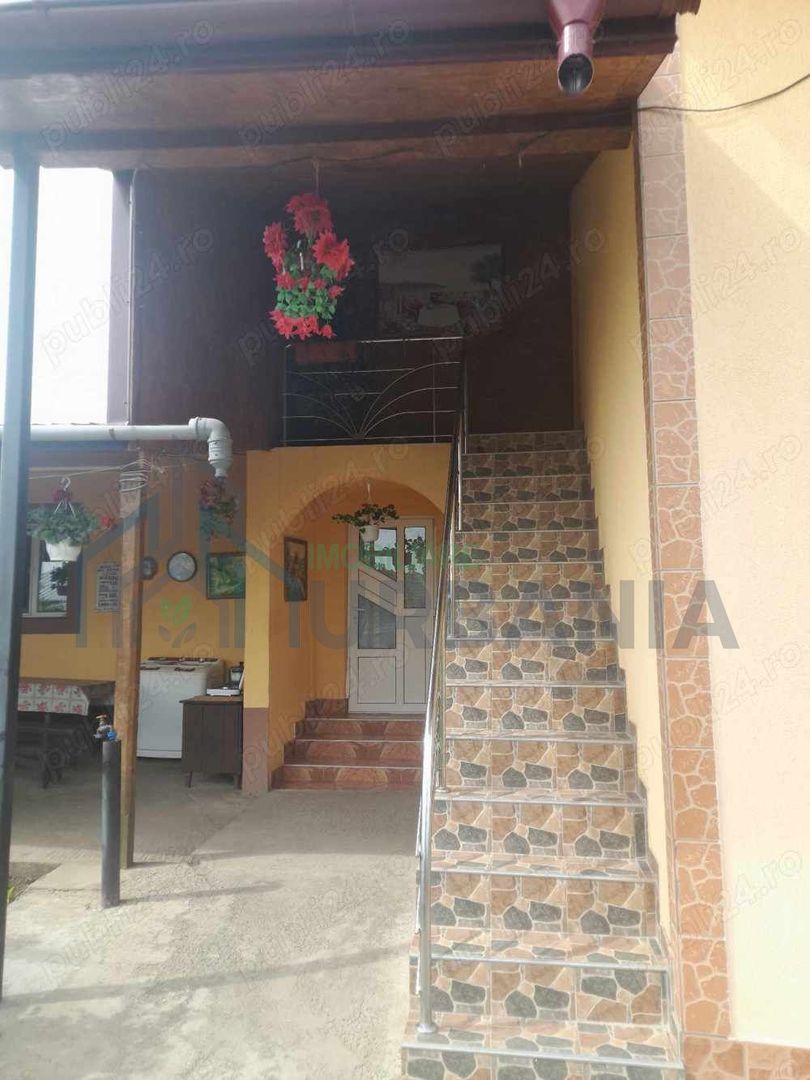 Vând casă în centru Loc Belcesti jud Iași - Poză 3