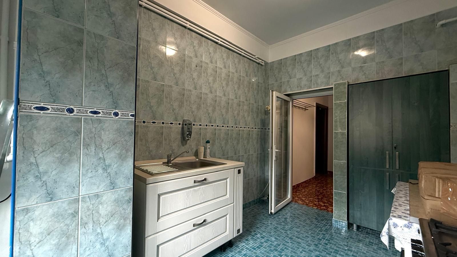 OPORTUNITATE APARTAMENT 3 CAMERE ZONA CISMIGIU + GARAJ + BOXA + CENTRALA PROPRIE - Poză 7