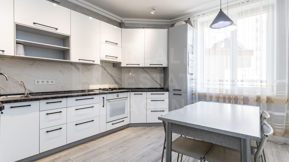 Vânzare, apartament, 2 camere + living, str. Pietrarilor, Telecentru - Poză 1