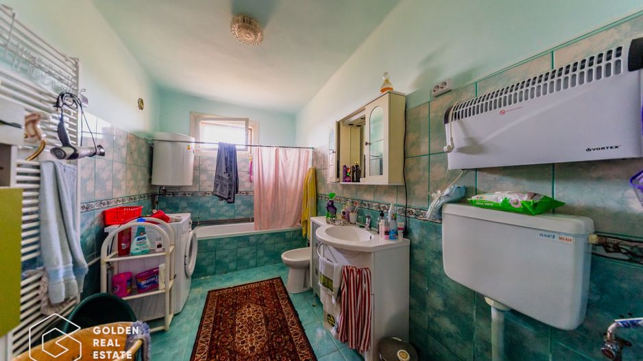 Casa situata in comuna Seitin, la cheie - Poză 21