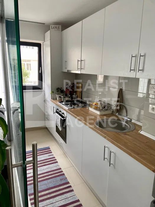 Vânzare, apartament 2 camere, zona Apărătorii Patriei - Poză 1