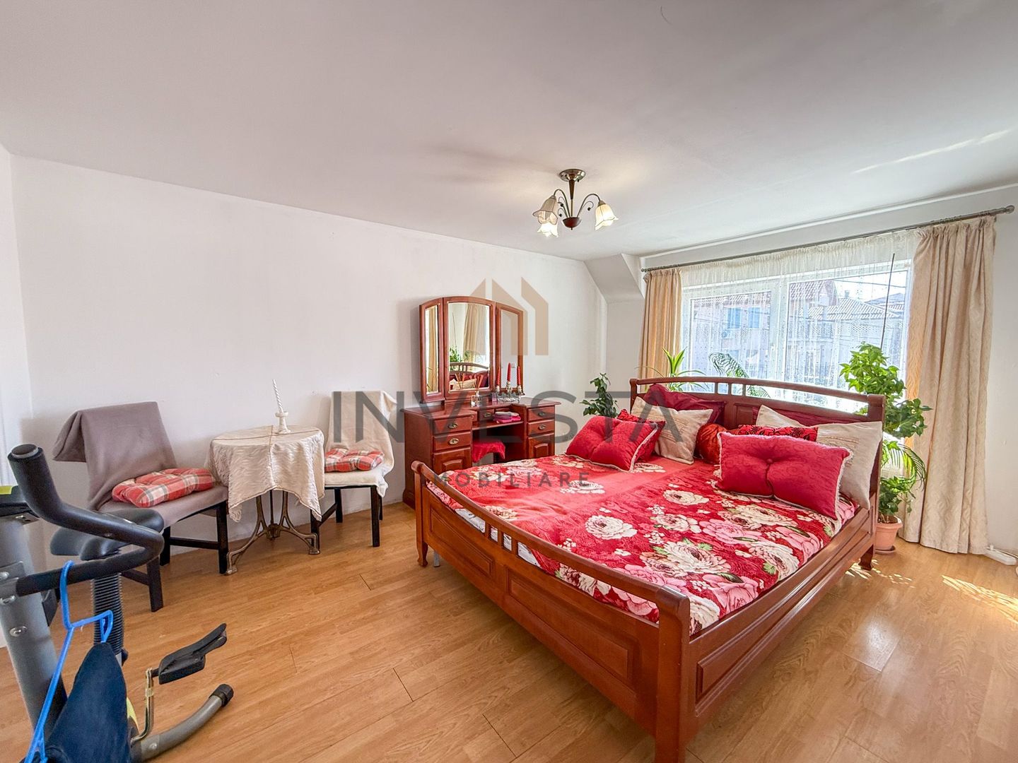 Casa individuala, Cartier Europa, retrasa de la strada principala! - Poză 9