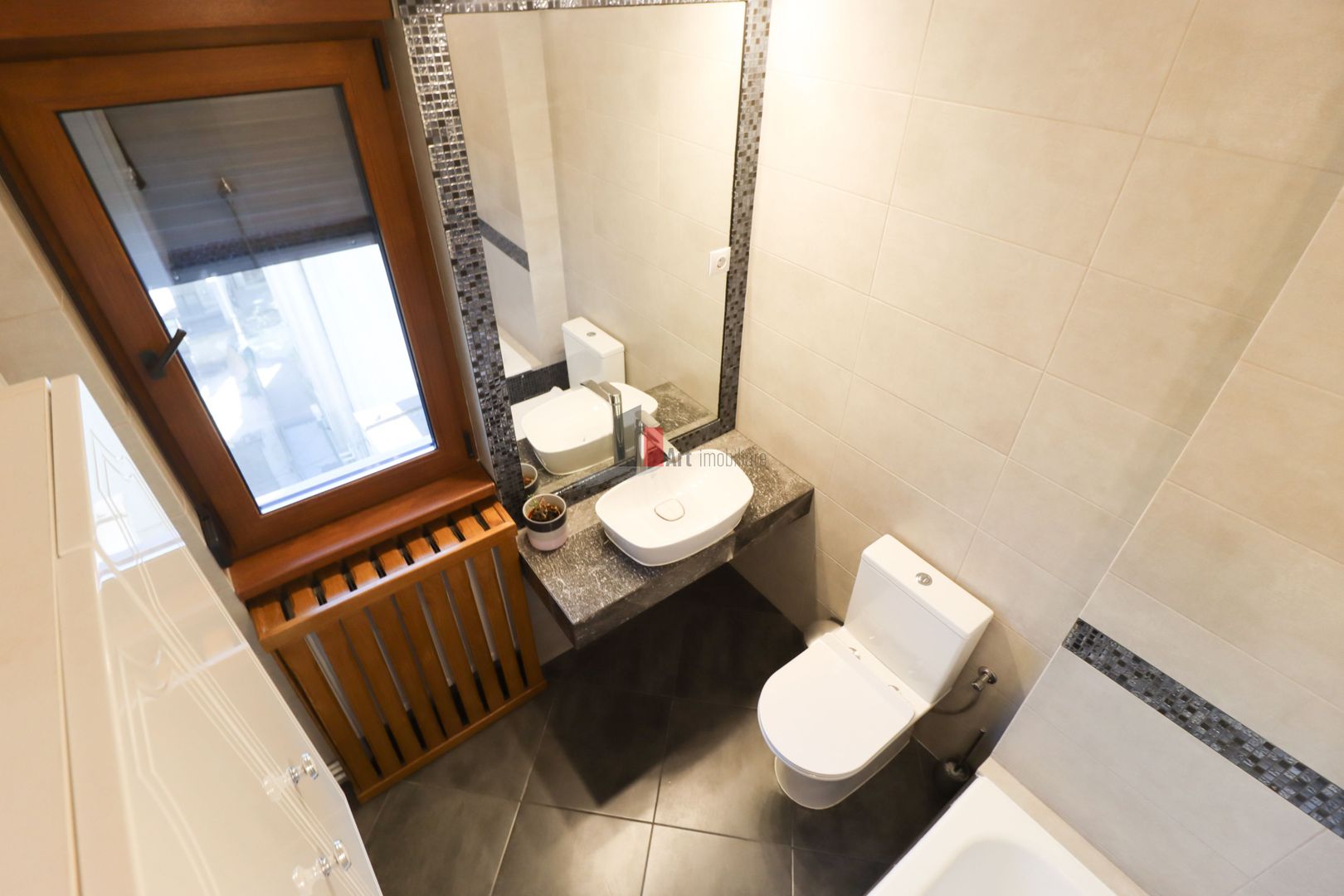 Apartamentul "COBERTURA",  PENTHOUSE "PIATA SPANIEI", TERASA 63 mp, CONSOLIDAT - Poză 47