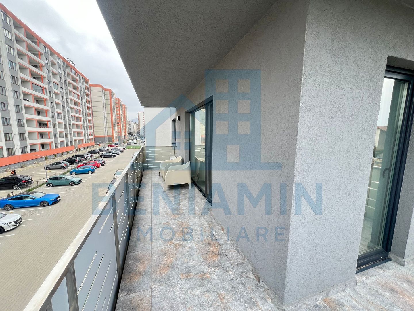 3 camere - decomandate - 83mp totali - boxa - Parcare - Tractorul - Poză 10