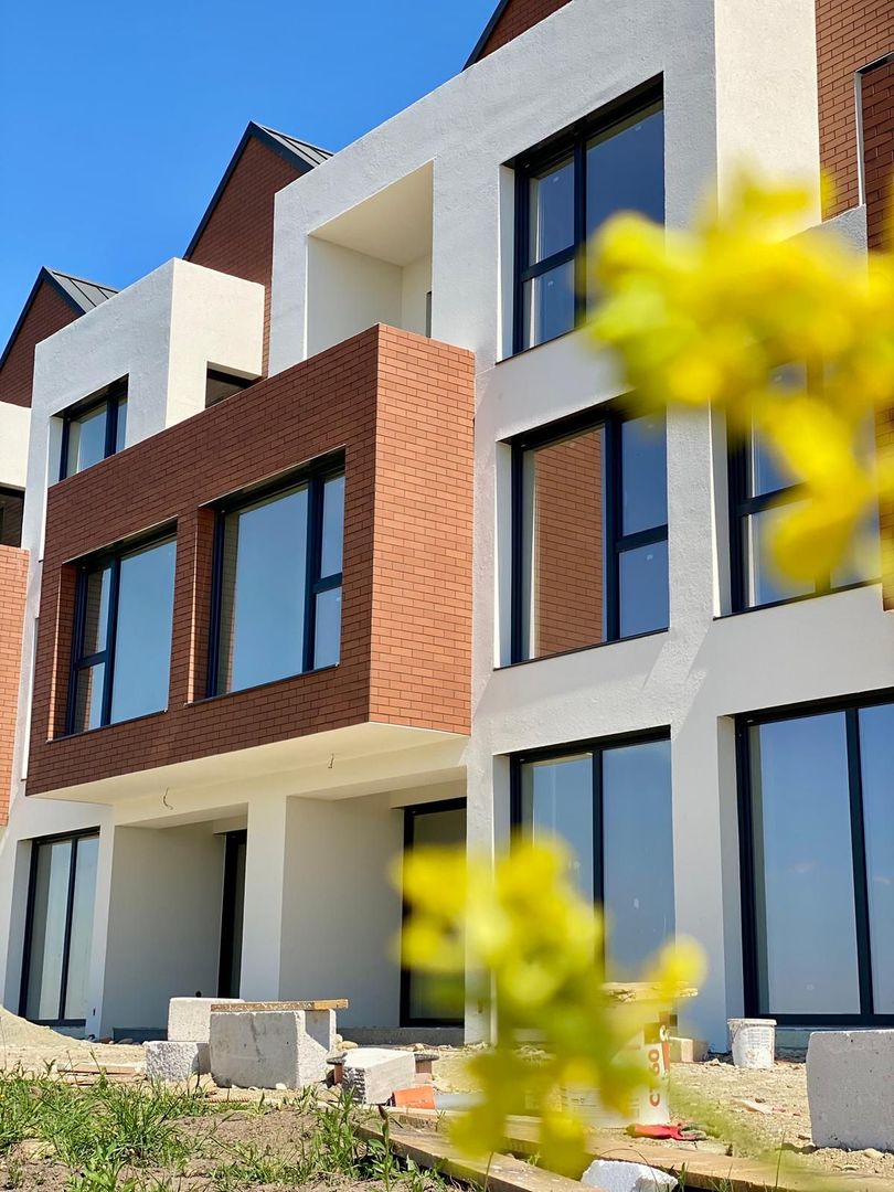 Casa de vanzare in Sibiu, concept modern, panorama deosebita, 137 mpu - Poză 1