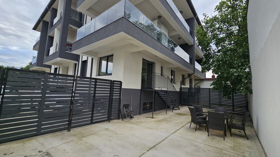 Apart 2 cam cu curte si loc de parcare - Poză 1