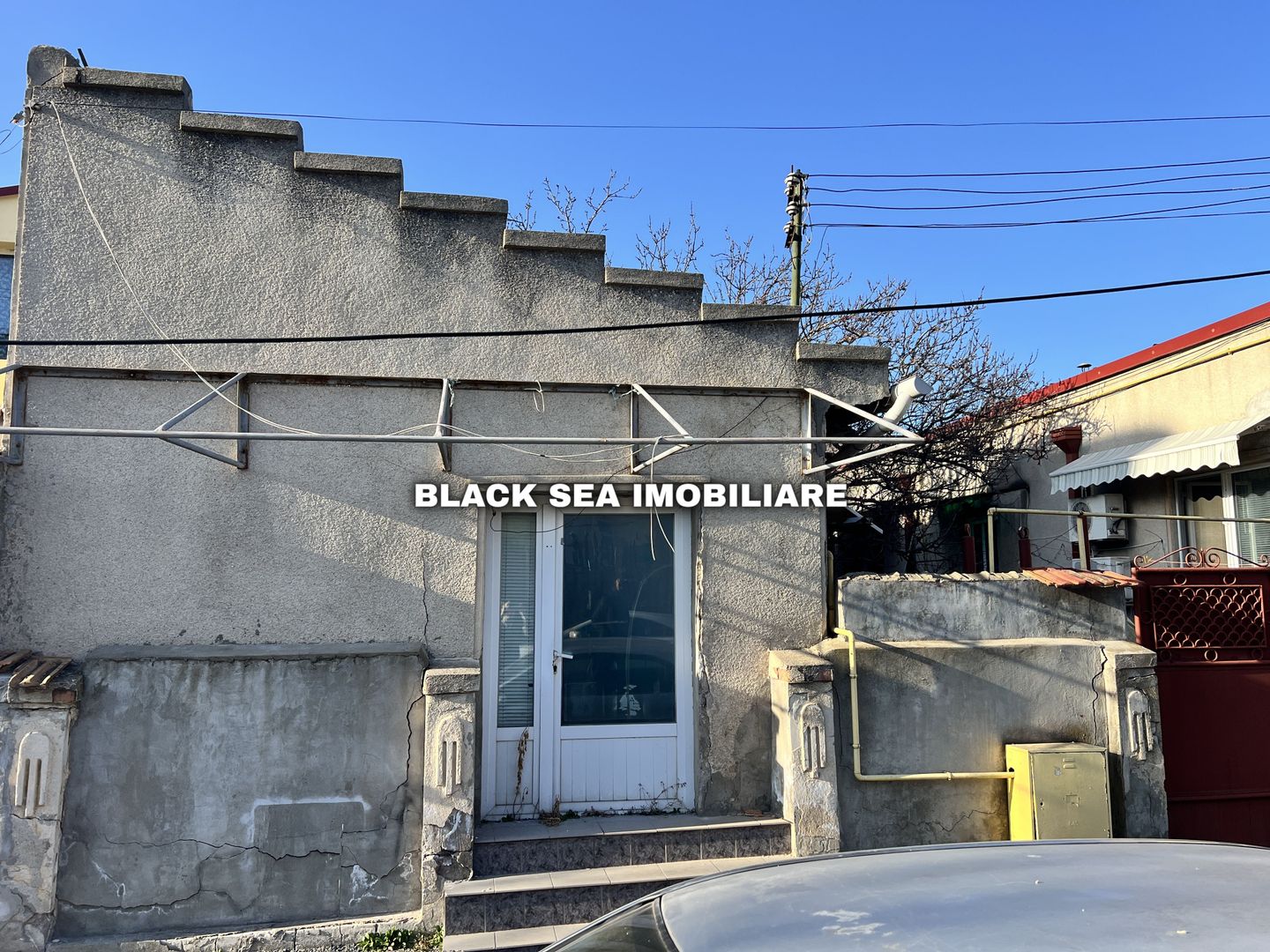 De vanzare casa demolabila/renovabila cu teren 70m zona Stadion - Poză 1