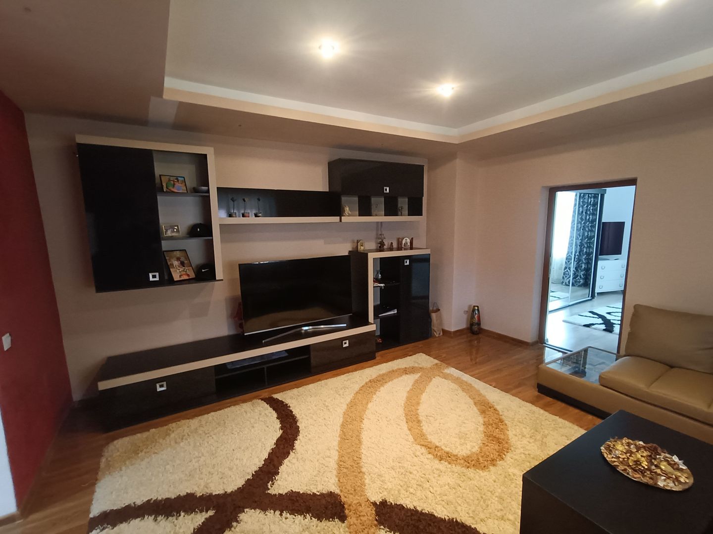 Casa cu 3 camere, 150 mpu, mobilata, utilata, garaj, curte, Ampoita - Poză 2