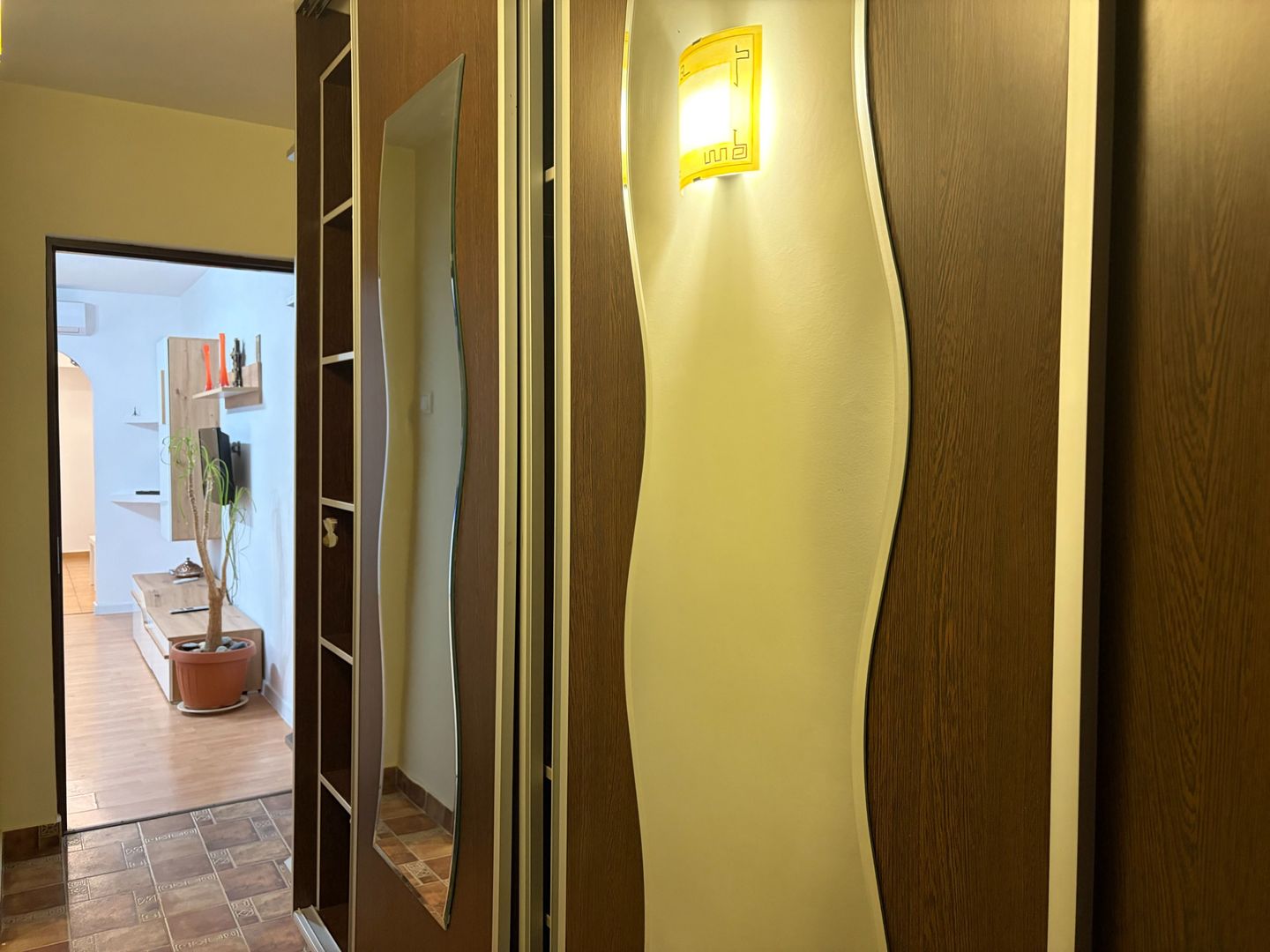 Apartament semidecomandat cu trei camere, Constantin Brancoveanu - Poză 13