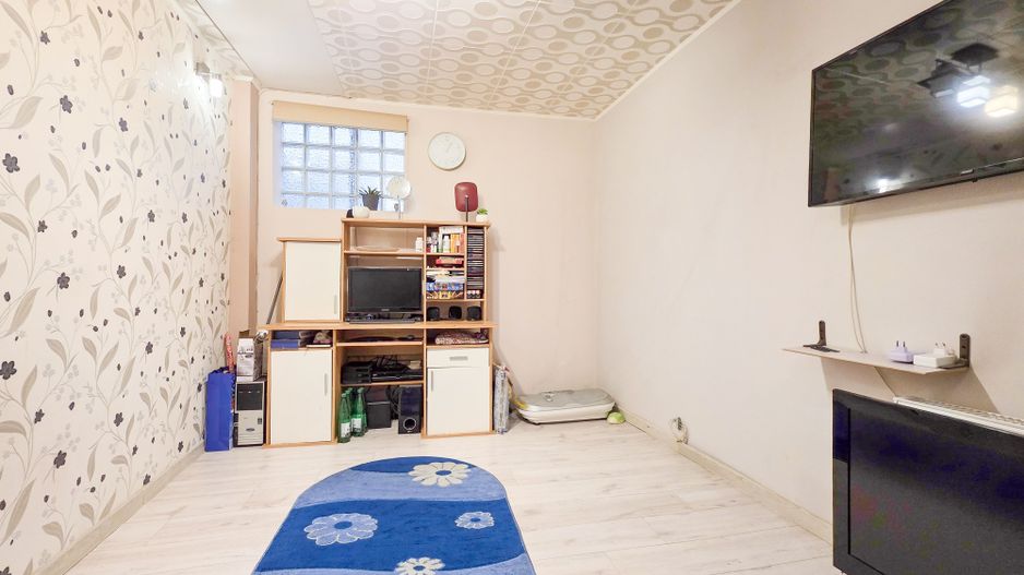 Casă de vânzare 2 camere  Mansarda + Pivnița - Belvedere - Poză 1