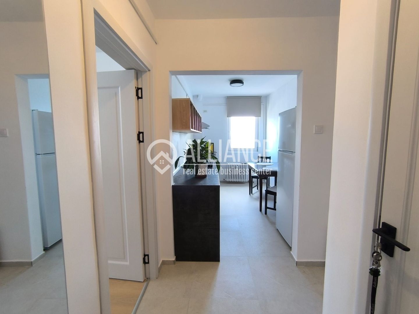 CENTRU TRAIAN(cod03)- 2 camere insorite si cu panorama catre port! - Poză 5