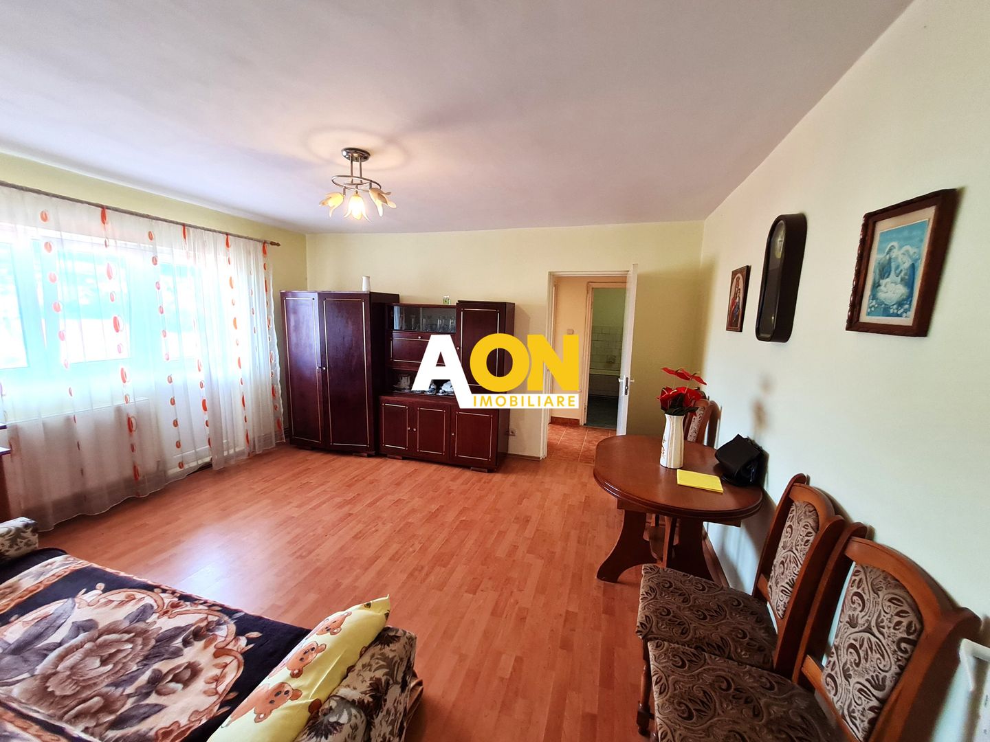 Apartament 2 Camere, Etaj 3, 54 mp, Semidecomandat, Zona Cetate - Poză 3