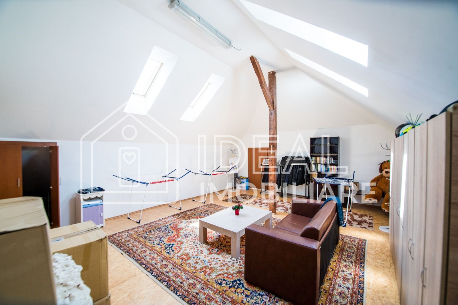 Casa Individuala cu 8 camere si 430 mp de curte, zona Calea Poplacii - Poză 14