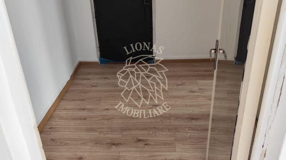 Spatiu comercial 40 mp la strada-ideal magazin, salon, florarie-Han - Poză 3