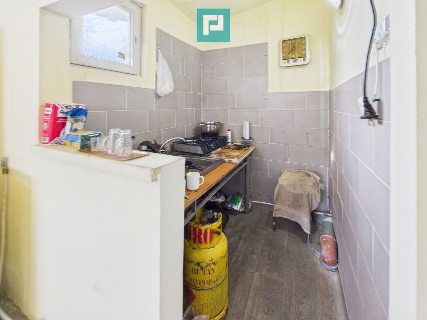 Casuță cu priveliște panoramică spre Cetatea Șiria - Poză 15