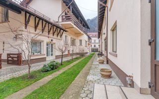 Pensiune Râșnov, 13 camere plus locuință proprietar, zonă Cetate - Poză 47