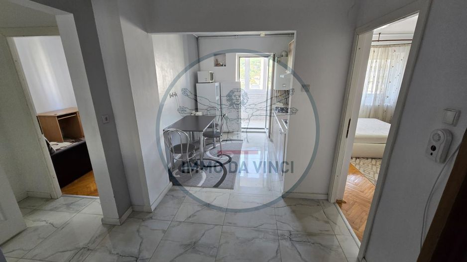 închiriez apartament cu două camere decomandate - Poză 5