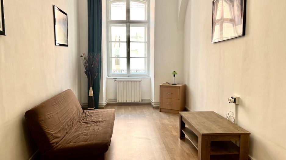 Apartament cu 2 camere, spațios,  etaj 1, zona  Piața Libertății - Poză 2