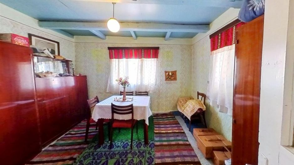 Casa traditionala+ domeniu de 2.900 mp,livada, anexe:refugiu apreciabil Craiesti - Poză 9