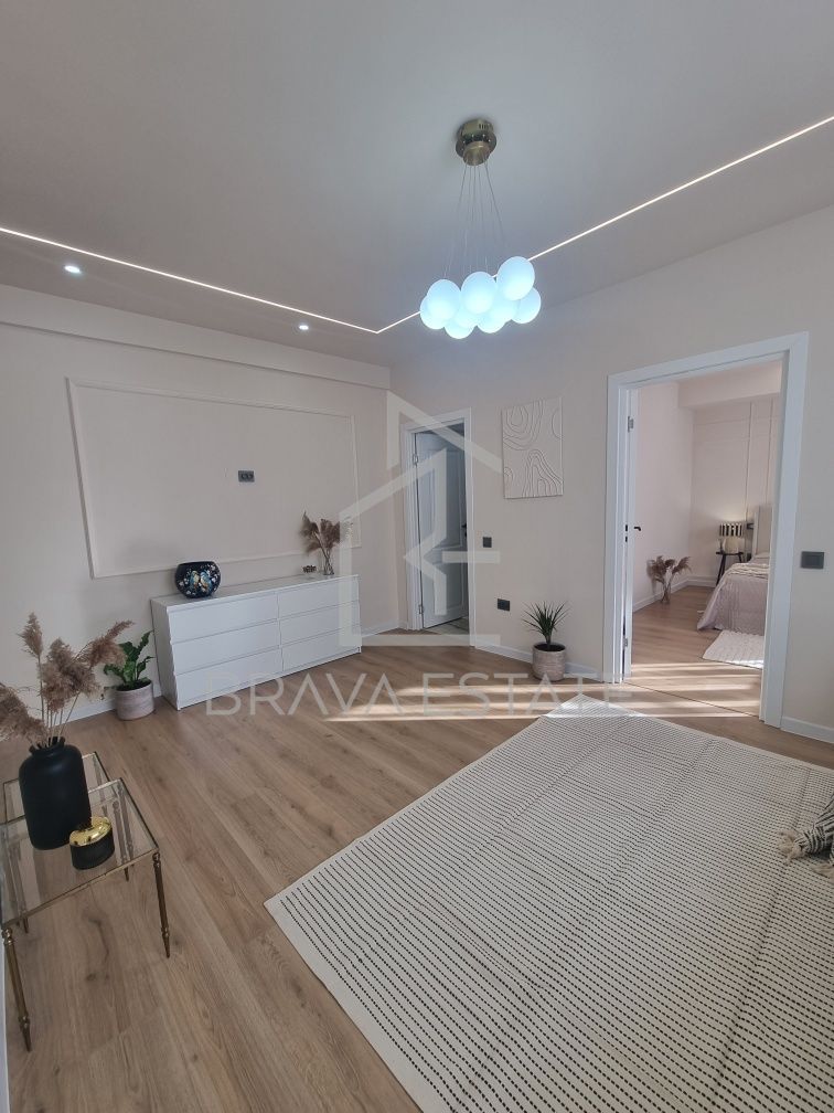 Apartament 2 camere , ultrafinisat,zona semicentrala - Poză 2