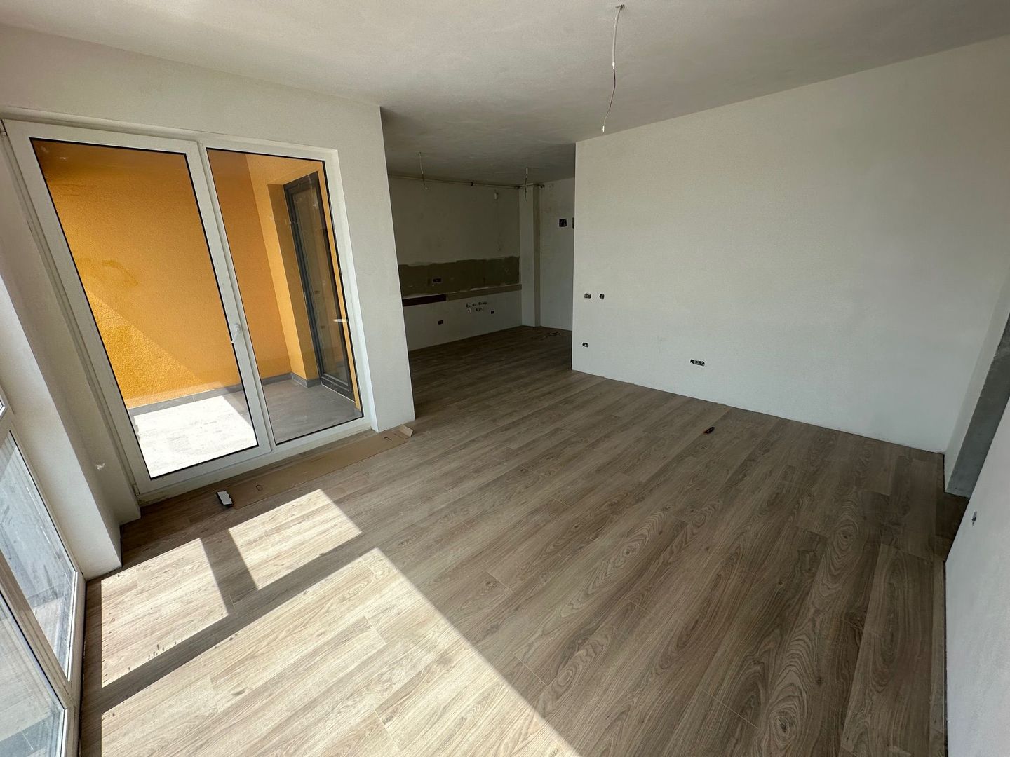 Apartment bloc nou cu lift si loc de parcare inclus - Poză 7
