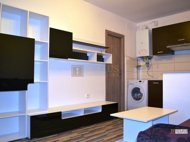 Dormitor inchis + sufragerie deschisa cu bucataria, amenajat si mobilat modern. - Poză 3