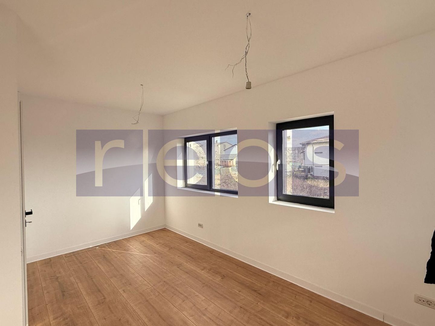 VANZARE VILA TIP DUPLEX 4 CAMERE | TRAPEZULUI | SALAJAN | SECTOR 3 - Poză 7