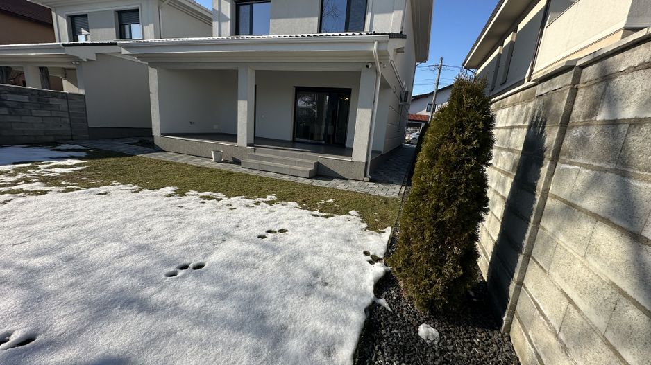 Duplex despărtit  prin garaj zona Ikea - Poză 12