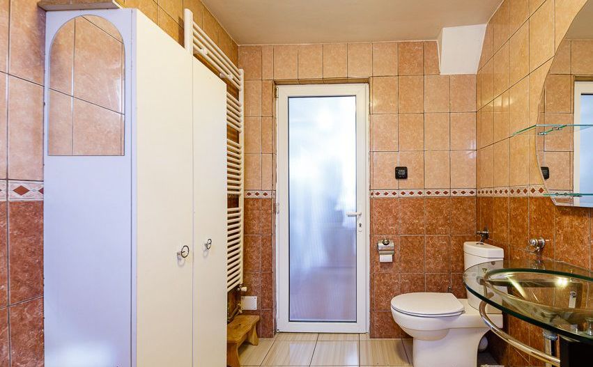 Casă pentru o familie numeroasă în Săcălaz - Poză 5