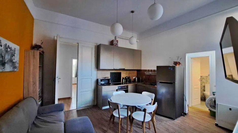 Inchiriere 3 camere  ultracentral, str. Ep.Mihai Pavel, Oradea - Poză 1