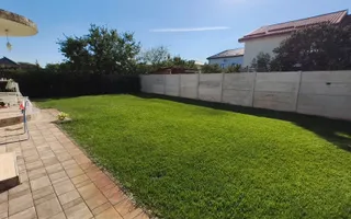 Casă individuală spațioasă cu garaj și curte generoasă – Ghiroda - Poză 42