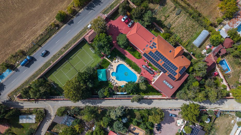 Resedinta premium| Teren de tenis | Piscină încălzită | Infrastructură completă! - Poză 2