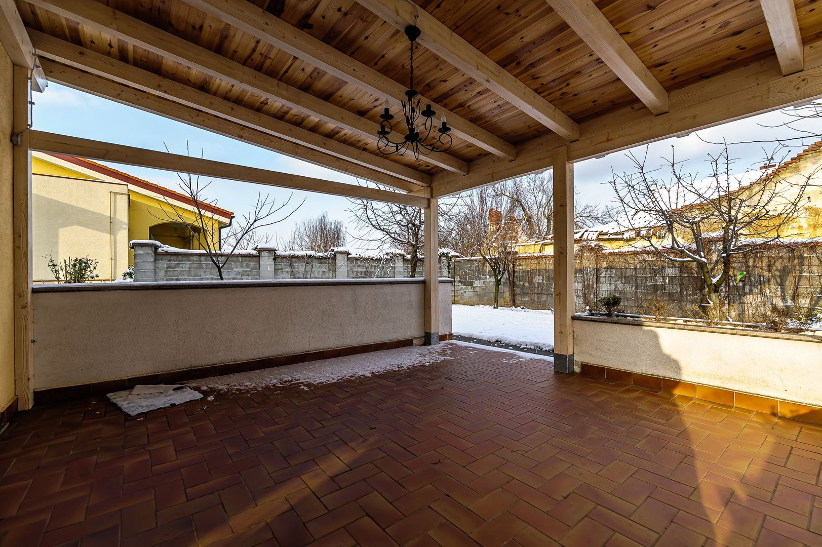 Casă situată pe strada Constituției, Aradul Nou - Poză 15