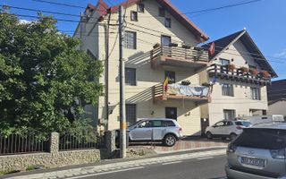Pensiune 10 camere cu restaurant // Moieciu de Jos - Poză 4