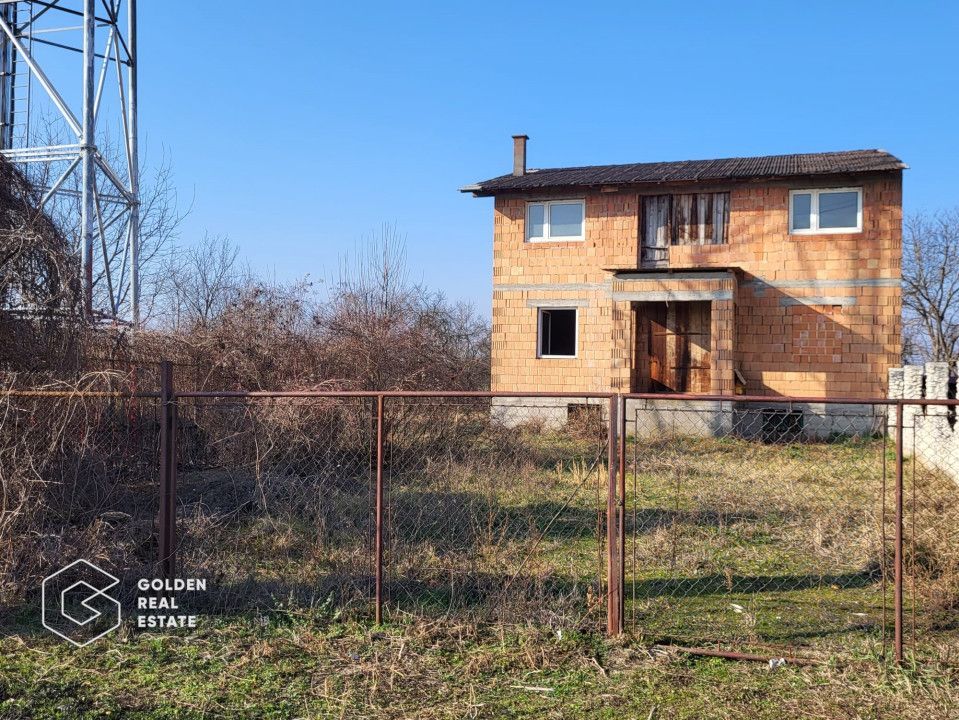 Casa la rosu, teren 7105 mp, Lipova - Poză 1