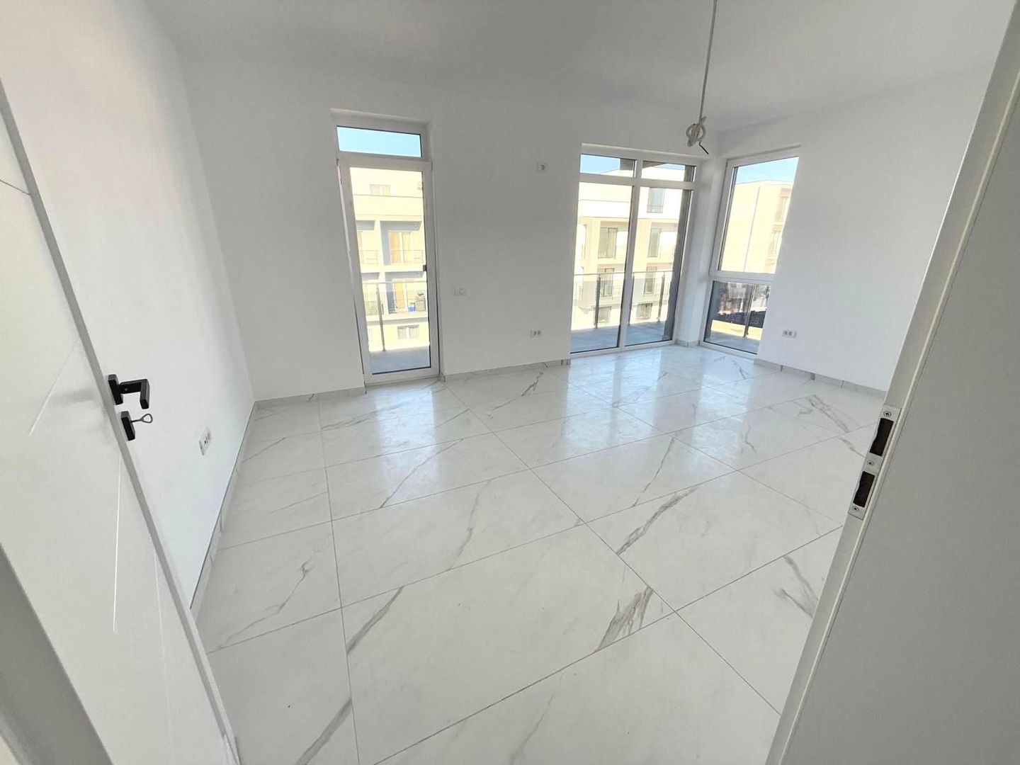 Apartament cu 2 camere - etaj 1, la asfalt  Braytim -  Giroc - Poză 1