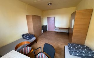 24 de locuri de cazare in 8 garsoniere si anexe pe un etaj intreg - Poză 6