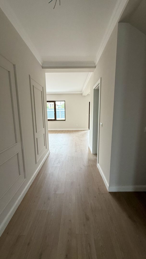 CASA TIP DUPLEX DESPARTIT PRIN GARAJ - Poză 11