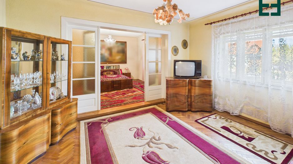 Casă cu 10 camere și 1437 mp teren în Ineu - Arad - Poză 12