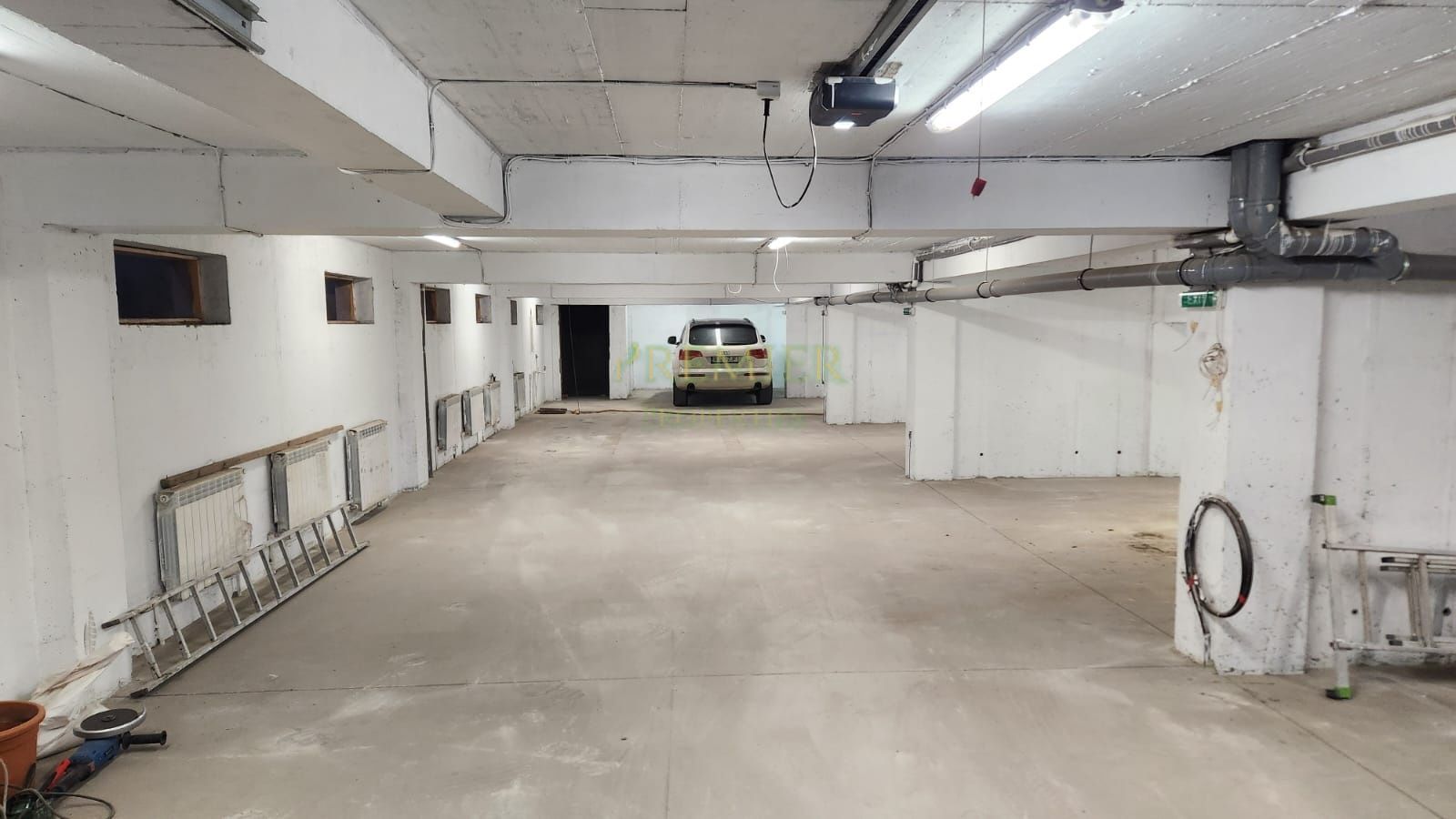 CLADIRE COMERCIALA | 857 MP | PARCARI SUBTERANE | - Poză 2