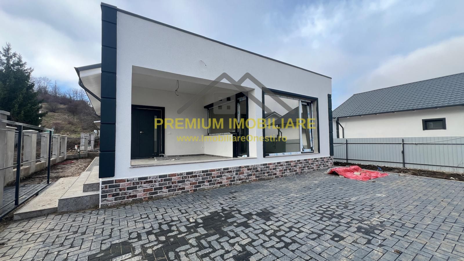 Casa Individuala de vanzare Onesti - Poză 1